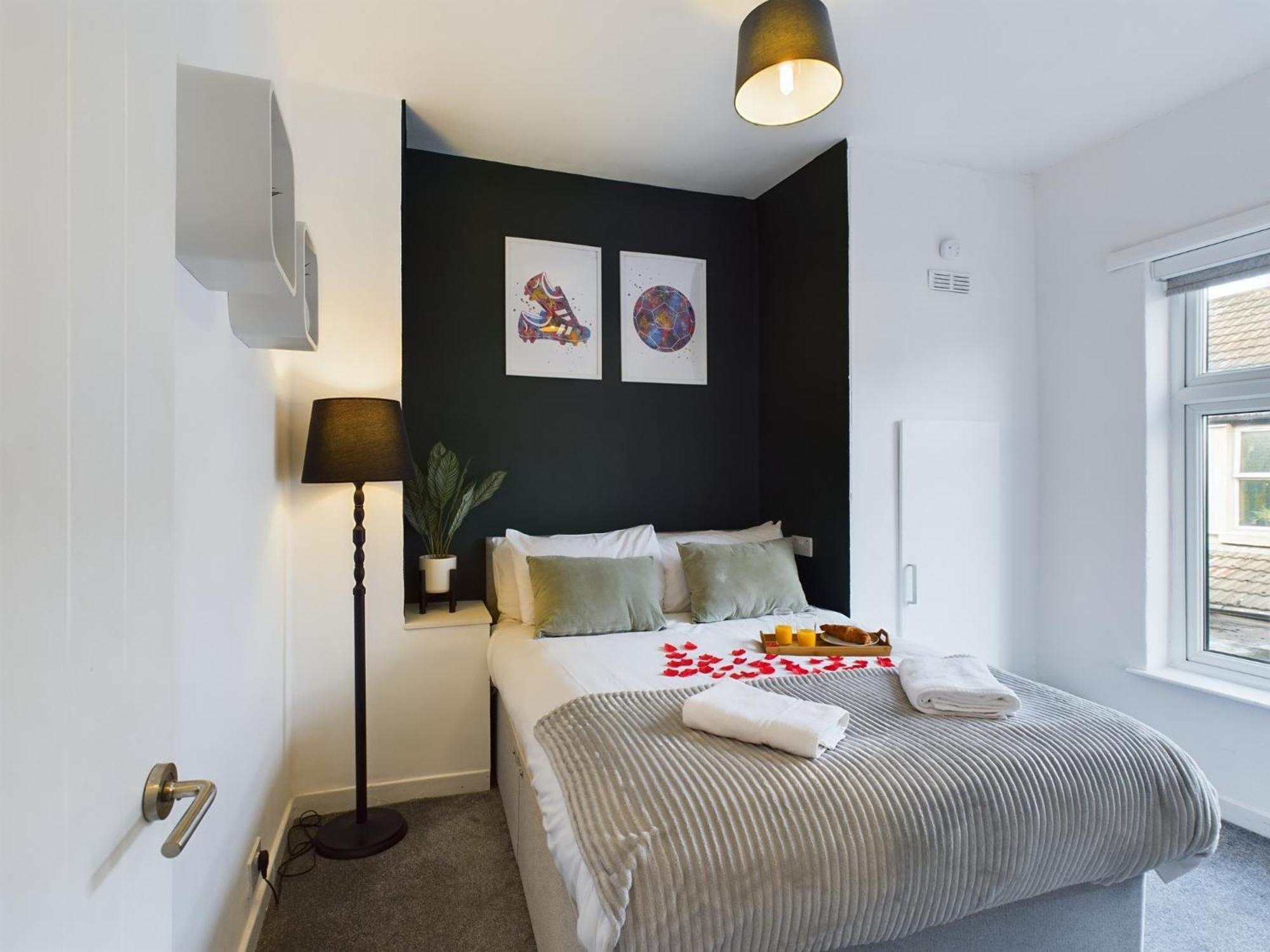 Charming Apartments - Cosy Retreat - Short Drive To City Centre - Free Parking Liverpool Exteriér fotografie