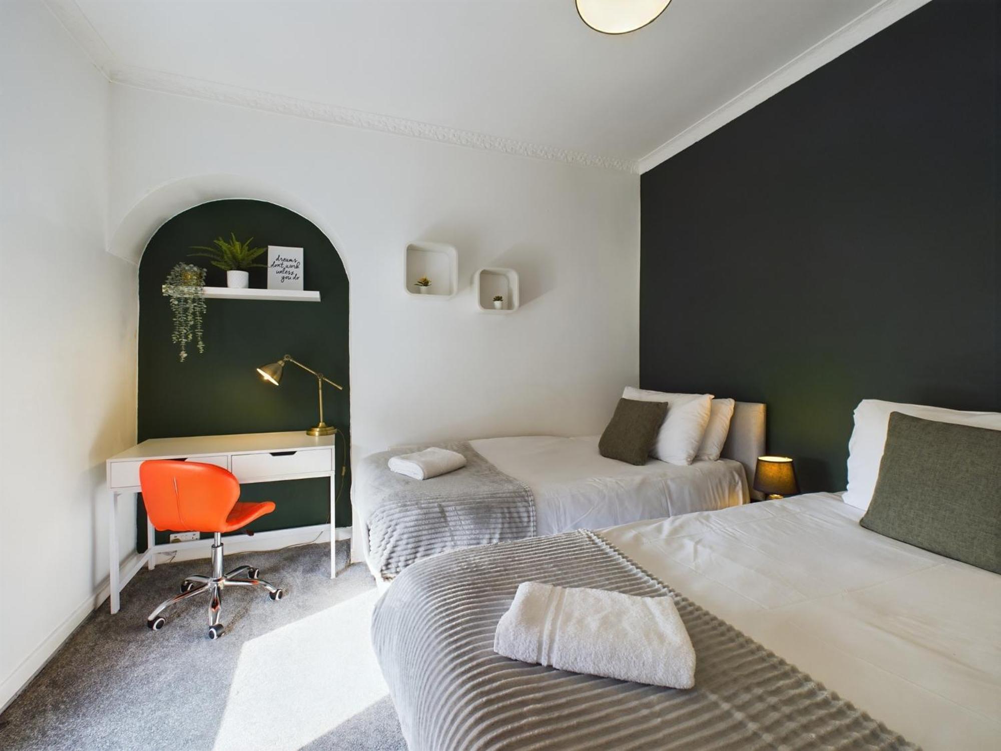 Charming Apartments - Cosy Retreat - Short Drive To City Centre - Free Parking Liverpool Exteriér fotografie
