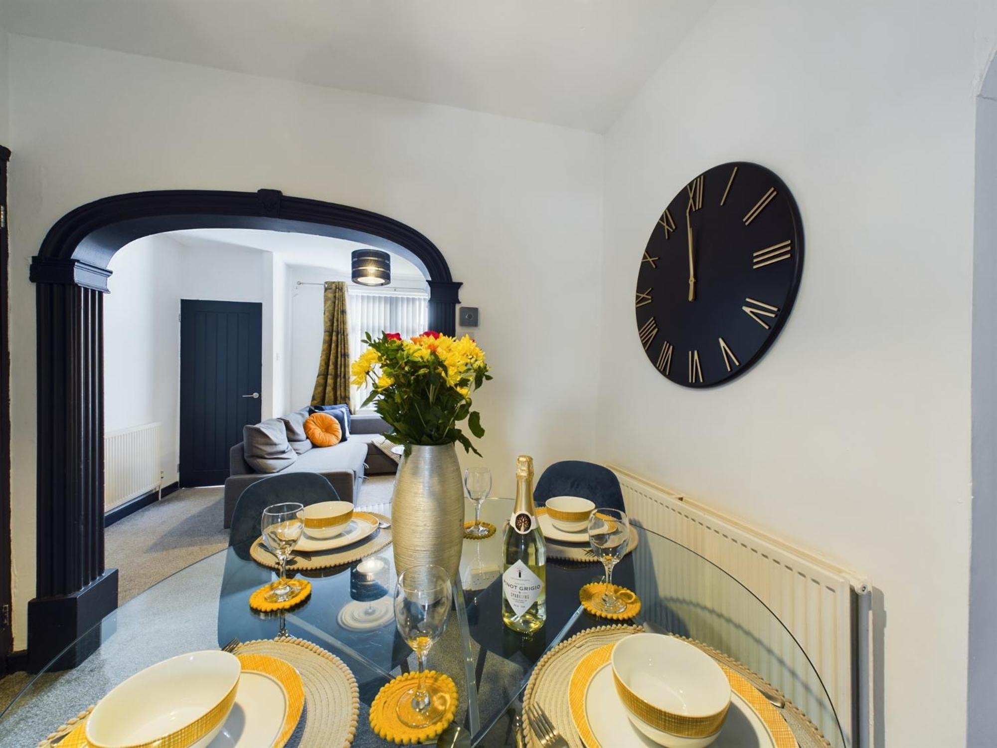Charming Apartments - Cosy Retreat - Short Drive To City Centre - Free Parking Liverpool Exteriér fotografie