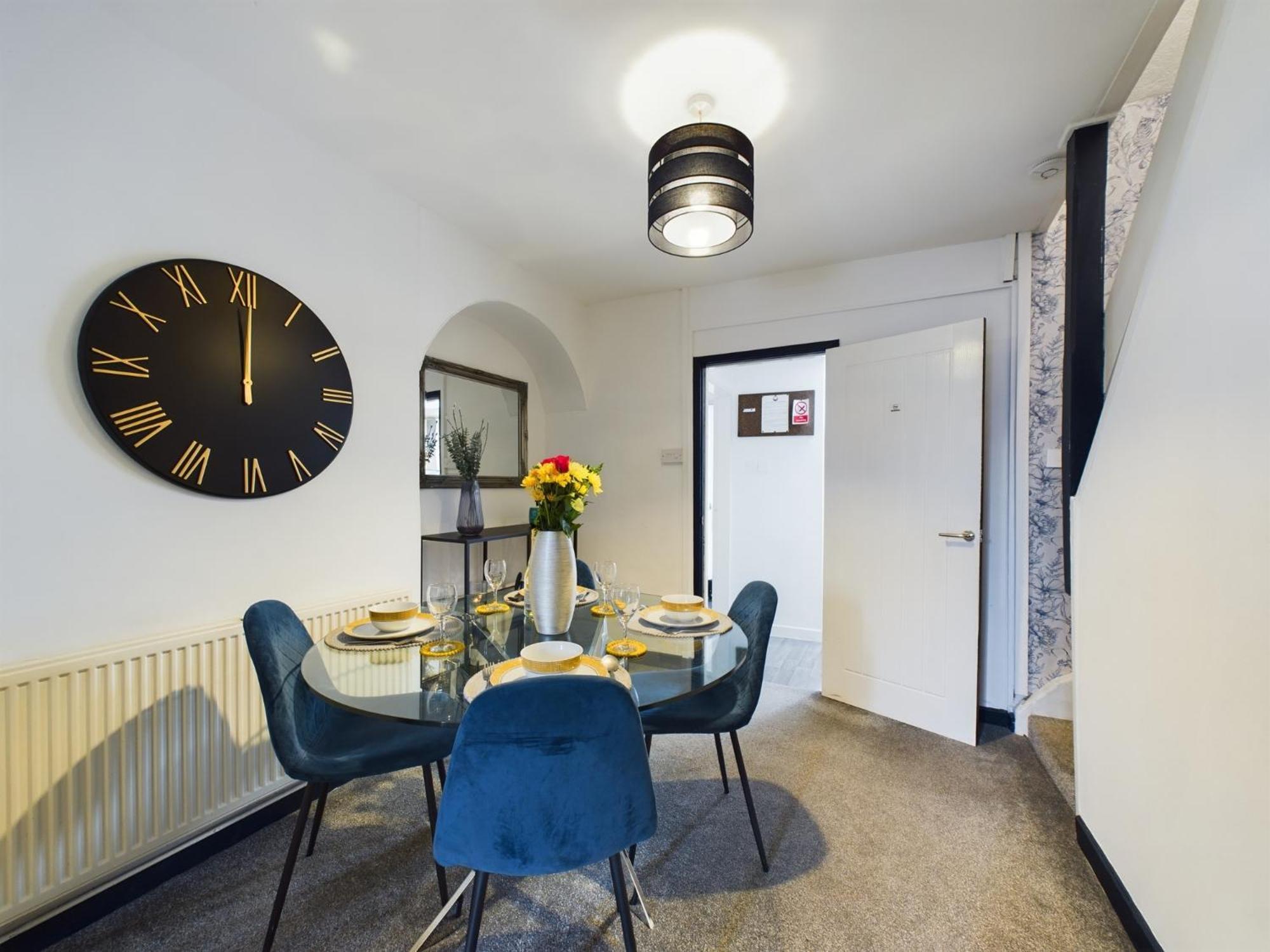 Charming Apartments - Cosy Retreat - Short Drive To City Centre - Free Parking Liverpool Exteriér fotografie